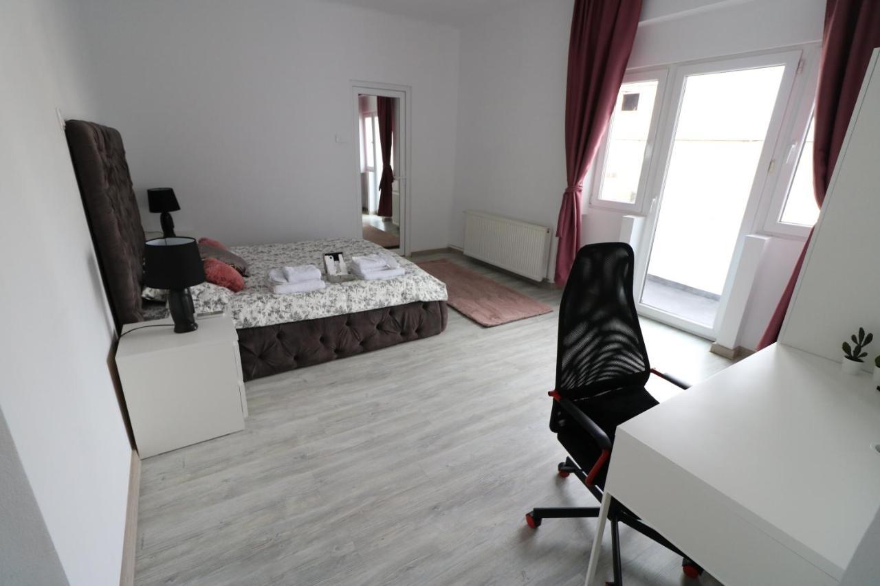 Athenee Palace Apartment - Panoramic View Terrace & Balcony - Free Minibar Bucharest Exterior photo